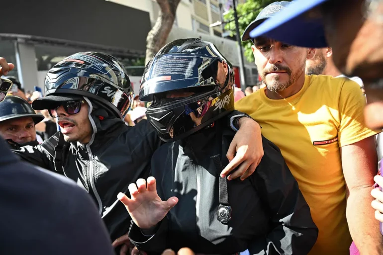 María Corina Machado, liberada tras ser detenida por agentes chavistas en Caracas