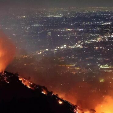 Incendios arrasan Los Ángeles