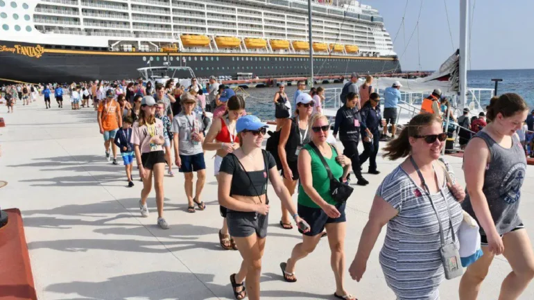 SE ABRE DIÁLOGO SOBRE IMPUESTO A CRUCERISTAS