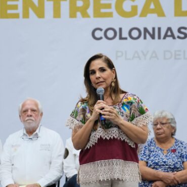 Familias de Solidaridad reciben de Mara Lezama sus títulos de propiedad
