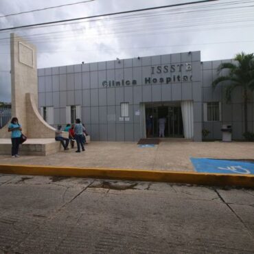 Marcha Pacífica del Magisterio de Quintana Roo contra la Reforma al ISSSTE